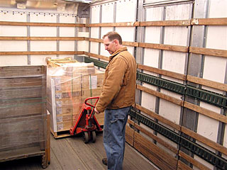 U.S. Manufacturers of Commercial Mirrors - Shipping Tools